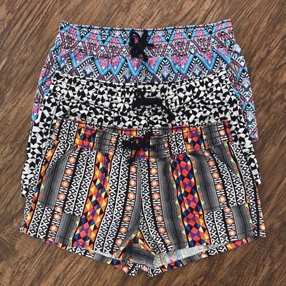 Arizona Jean Company Pants - 3/$20 ✨ 3 PACK! fun patterned pull on shorts